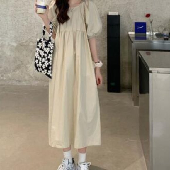 A skirt - Picture 2 of 3